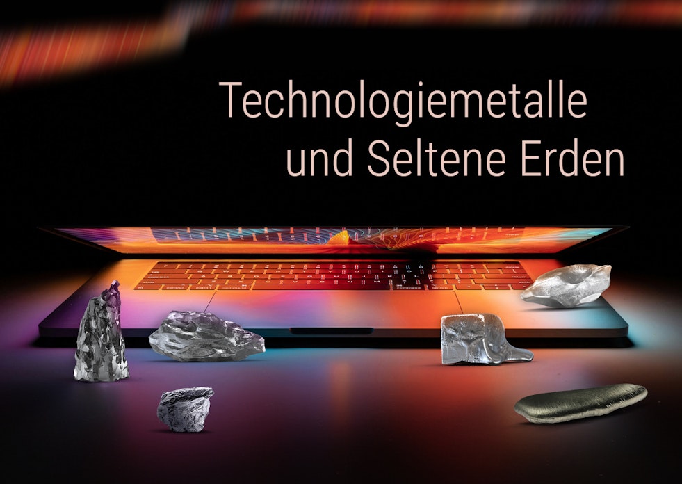 Vor einem Laptop mit leuchtendem orange, sind je drei Technologiemetalle und drei Seltene Erden abgebildet, in welche Sie mit den Golden Gates Sparplänen auch Ihren Kunden anbieten können.